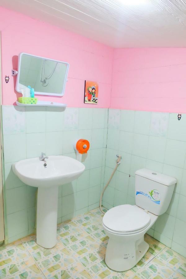 A Houses Homestay Накхонратчасима Экстерьер фото