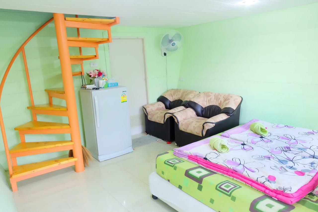A Houses Homestay Накхонратчасима Экстерьер фото