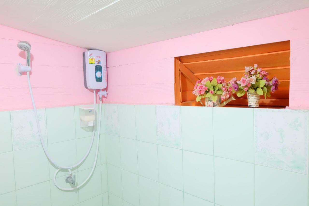 A Houses Homestay Накхонратчасима Экстерьер фото